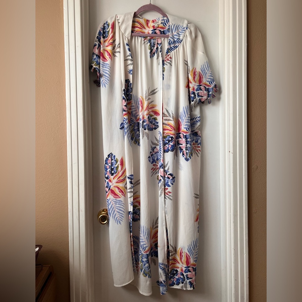 Umgee Floral Kimono Size Small Open Front